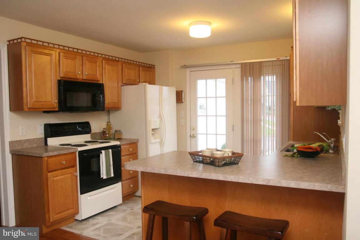 631 Chatham Way Lititz, PA 17543 - Photo 5 of 9