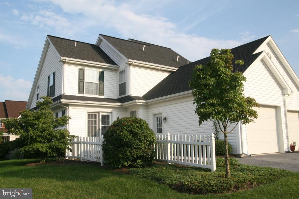 631 Chatham Way Lititz, PA 17543 - Photo 8 of 9