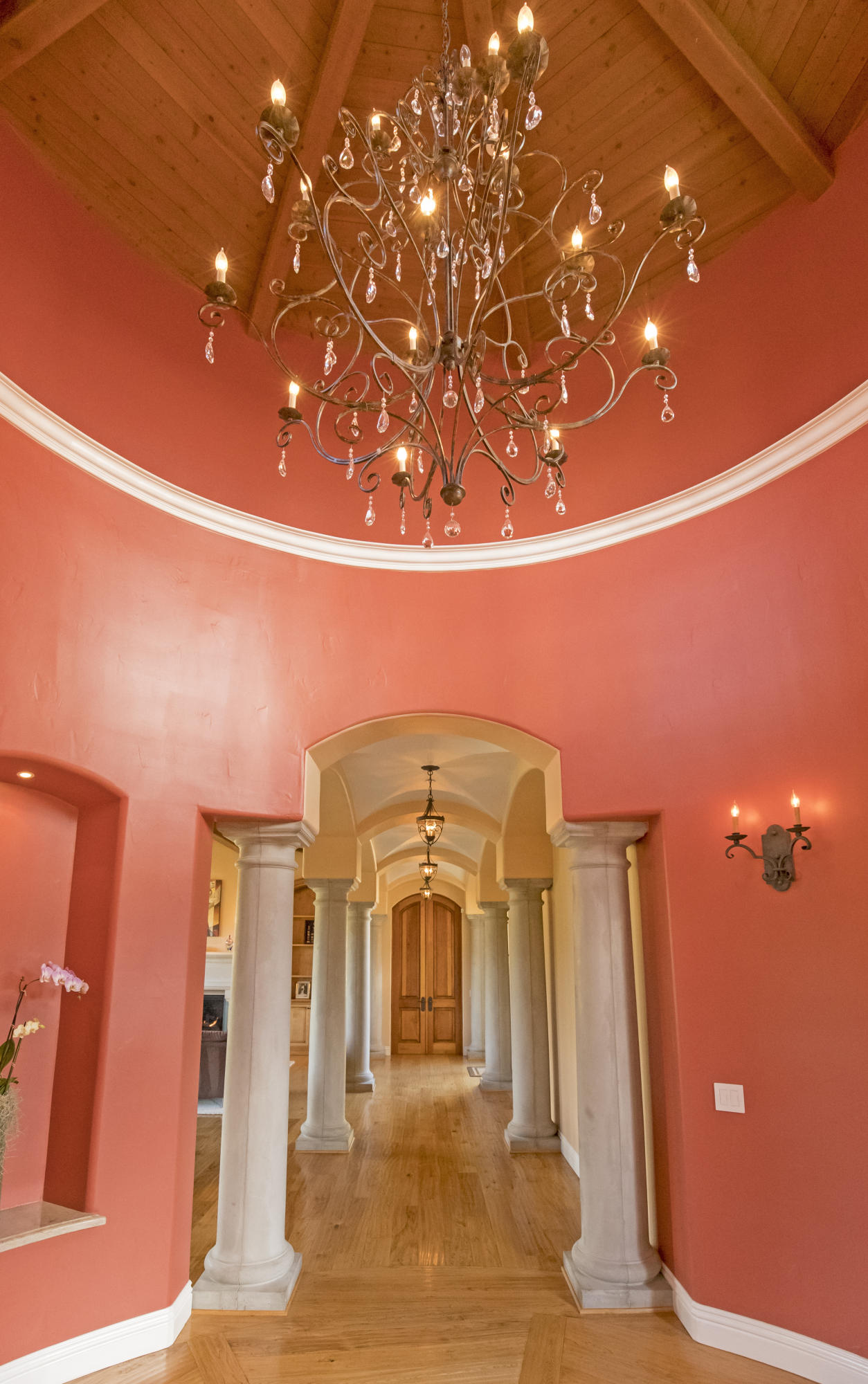 1368 Via Veneto Santa Barbara, CA 93111 - Photo 4 of 21 a view of a hallway with entryway