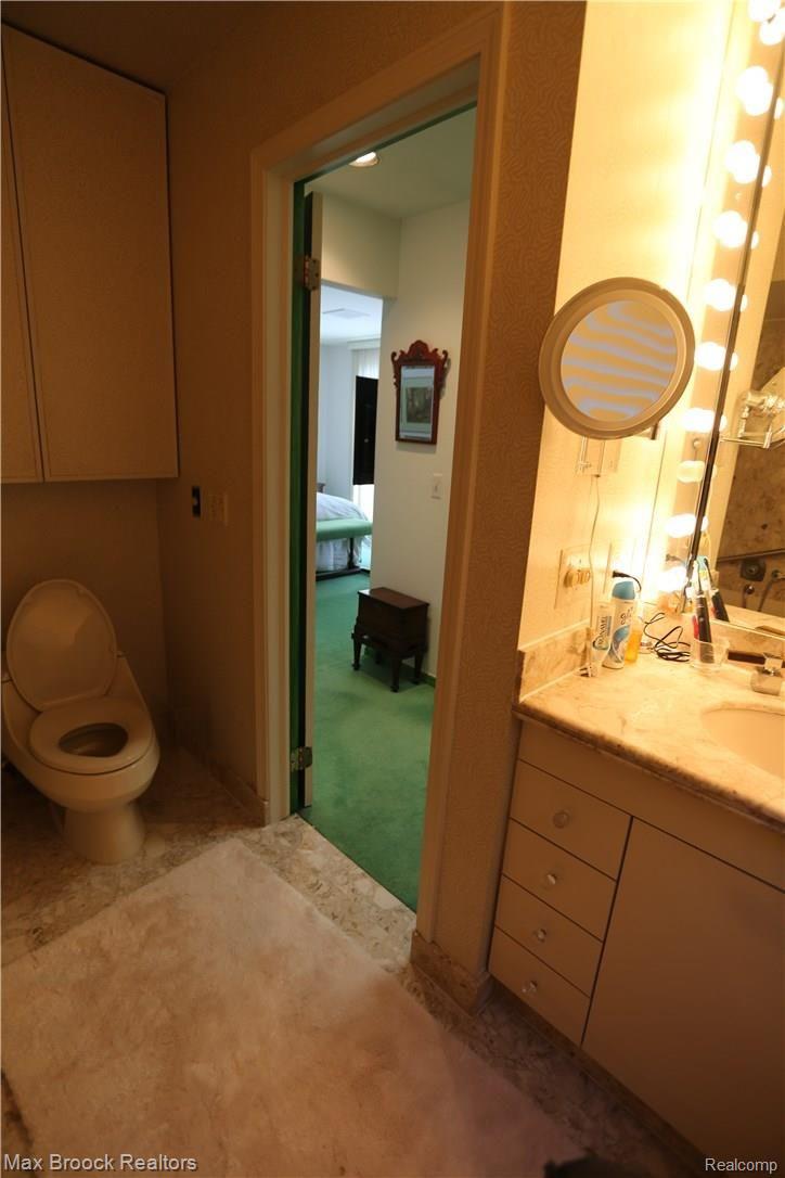 7207 Suncrest Road West Bloomfield, MI 48322 - Photo 23 of 27 IMG_3385.JPG