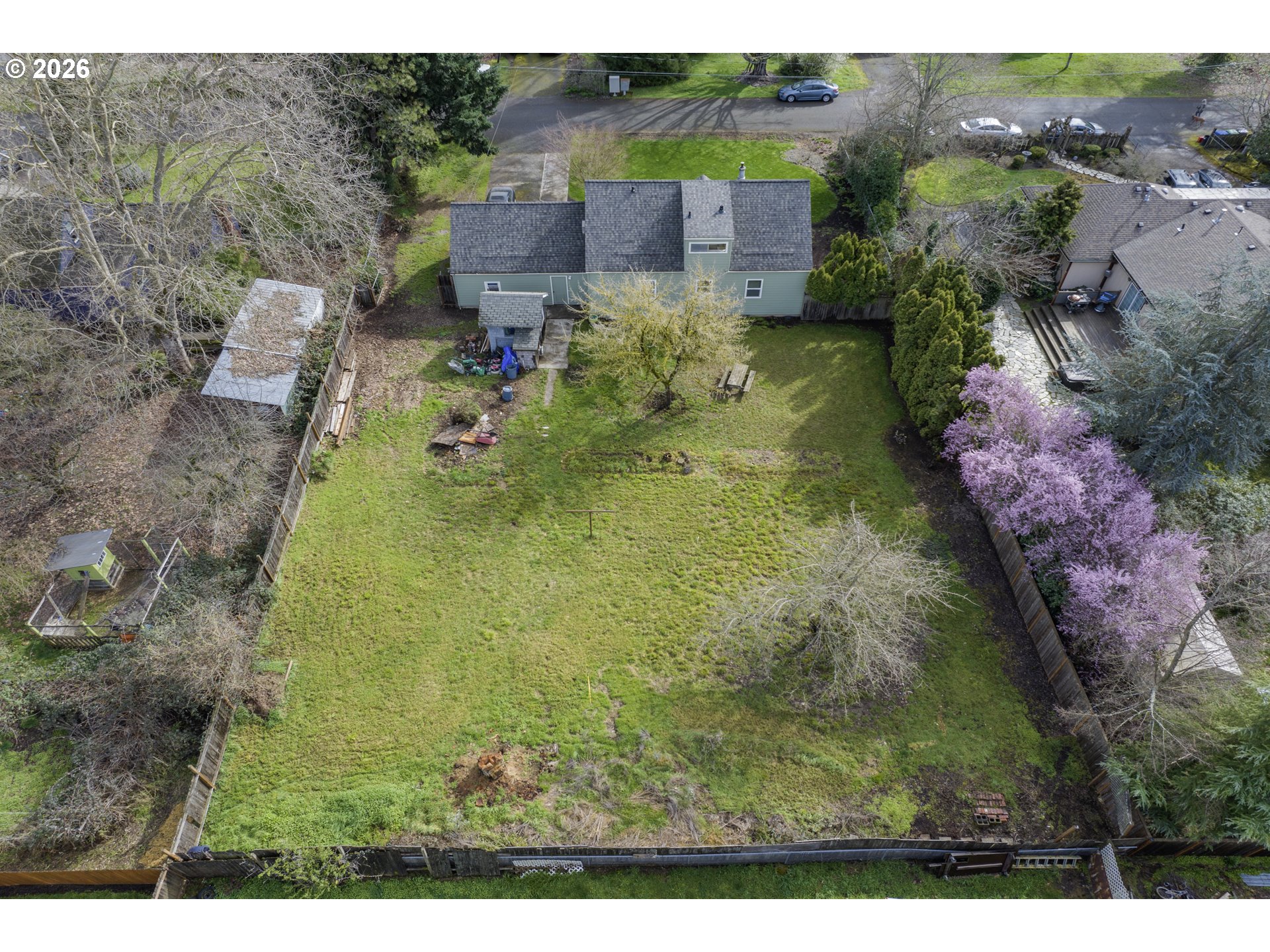 780 Cherry Avenue Eugene, OR 97404 - Photo 27 of 29 a backyard of a house with a yard and outdoor seating