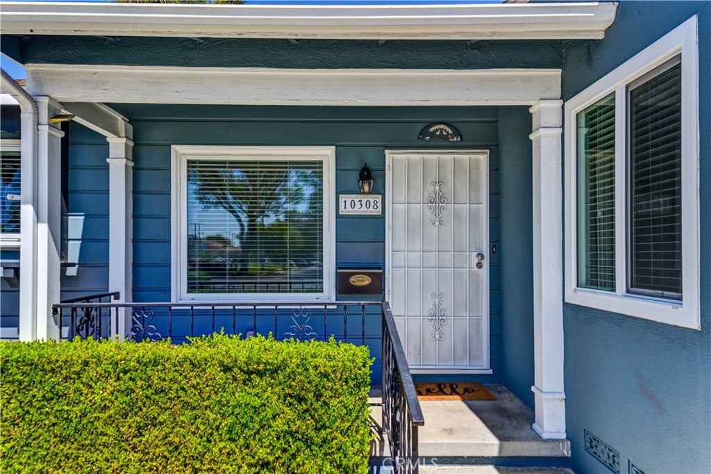 10308 Cole Road Whittier, CA 90603 - Photo 3 of 49 Front Porch