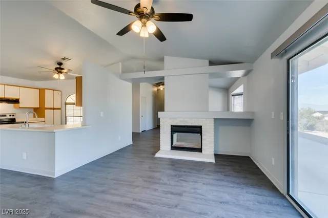 $2,095 | 1670 Rocking Horse Drive, Henderson, NV 89002