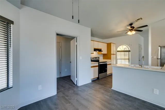 $2,095 | 1670 Rocking Horse Drive, Henderson, NV 89002