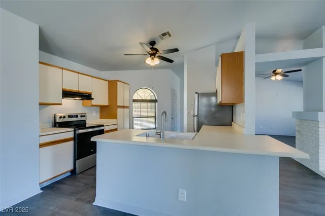 $2,095 | 1670 Rocking Horse Drive, Henderson, NV 89002