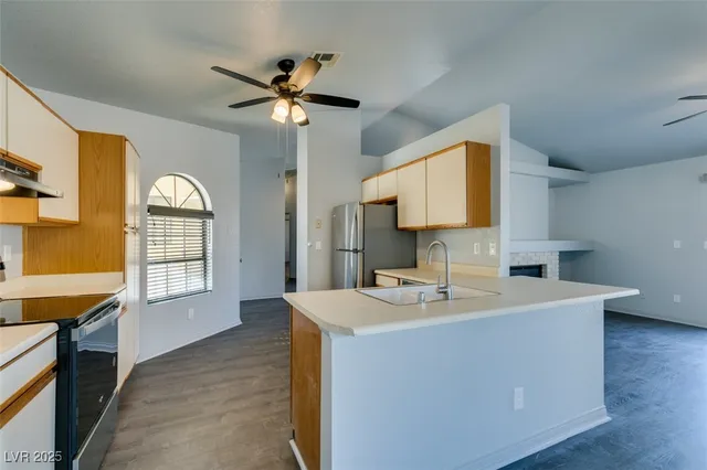 $2,095 | 1670 Rocking Horse Drive, Henderson, NV 89002