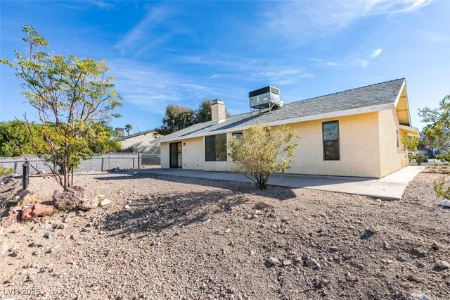 $2,095 | 1670 Rocking Horse Drive, Henderson, NV 89002