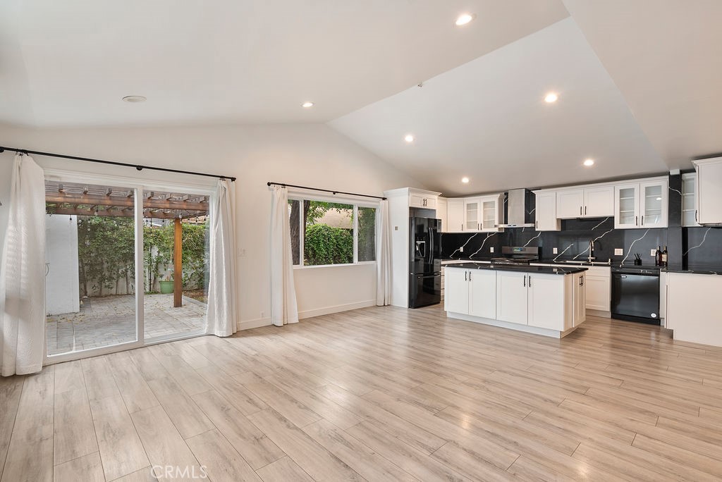 18646 Ingomar Street Reseda, CA 91335 - Photo 10 of 63 Kitchen