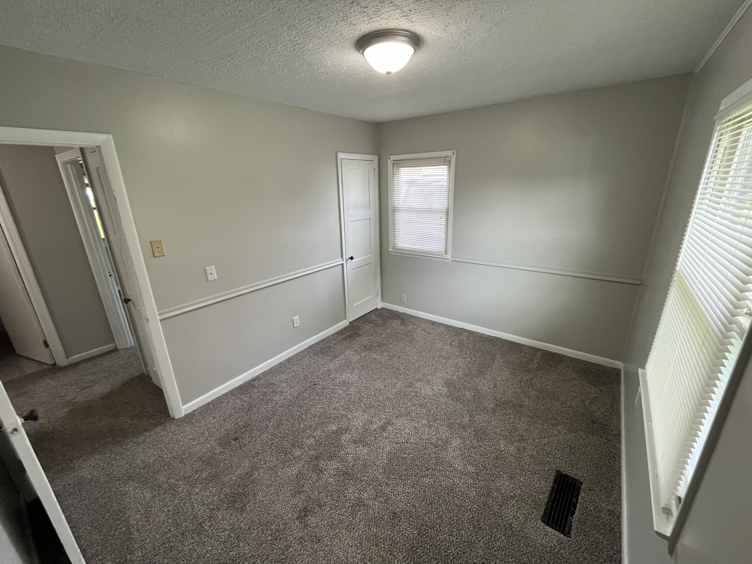 2045 South Hadley Road Springfield, OH 45505 - Photo 7 of 15 Gallery Image 7