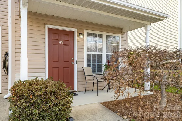 $299,900 | 49 Farington Circle, Fletcher, NC 28732