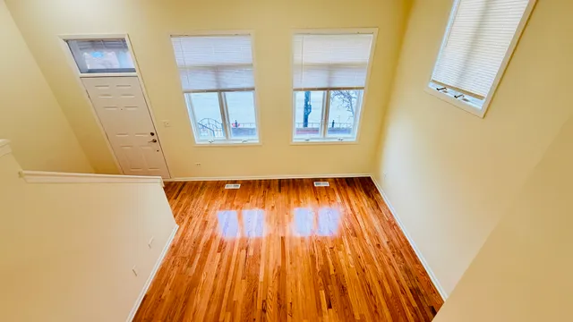 $3,100 | 356 West 31st Street, Chicago, IL 60616