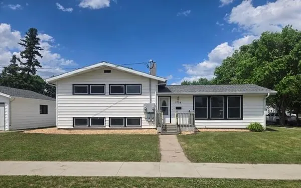 $324,900 | 1536 10th Avenue North, Moorhead, MN 56560