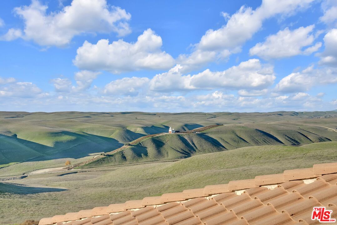 1990 Highway 46 Shandon, CA 93461 - Photo 35 of 57 a view of an ocean and beach