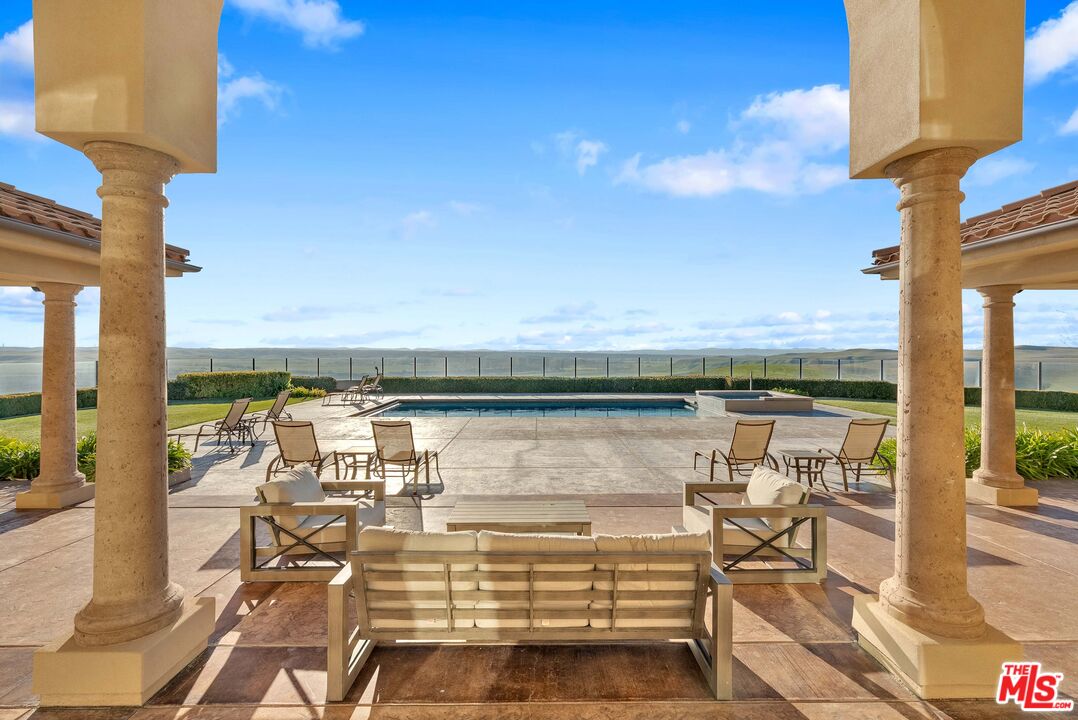 1990 Highway 46 Shandon, CA 93461 - Photo 39 of 57 a view of a terrace