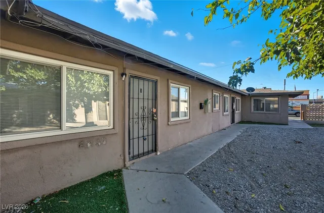 $940 | 2505 Cedar Avenue, Unit 3, Las Vegas, NV 89101