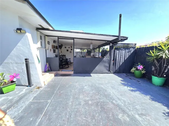 $1,100,000 | 11152 Southwest 7th Street, Sweetwater, FL 33174