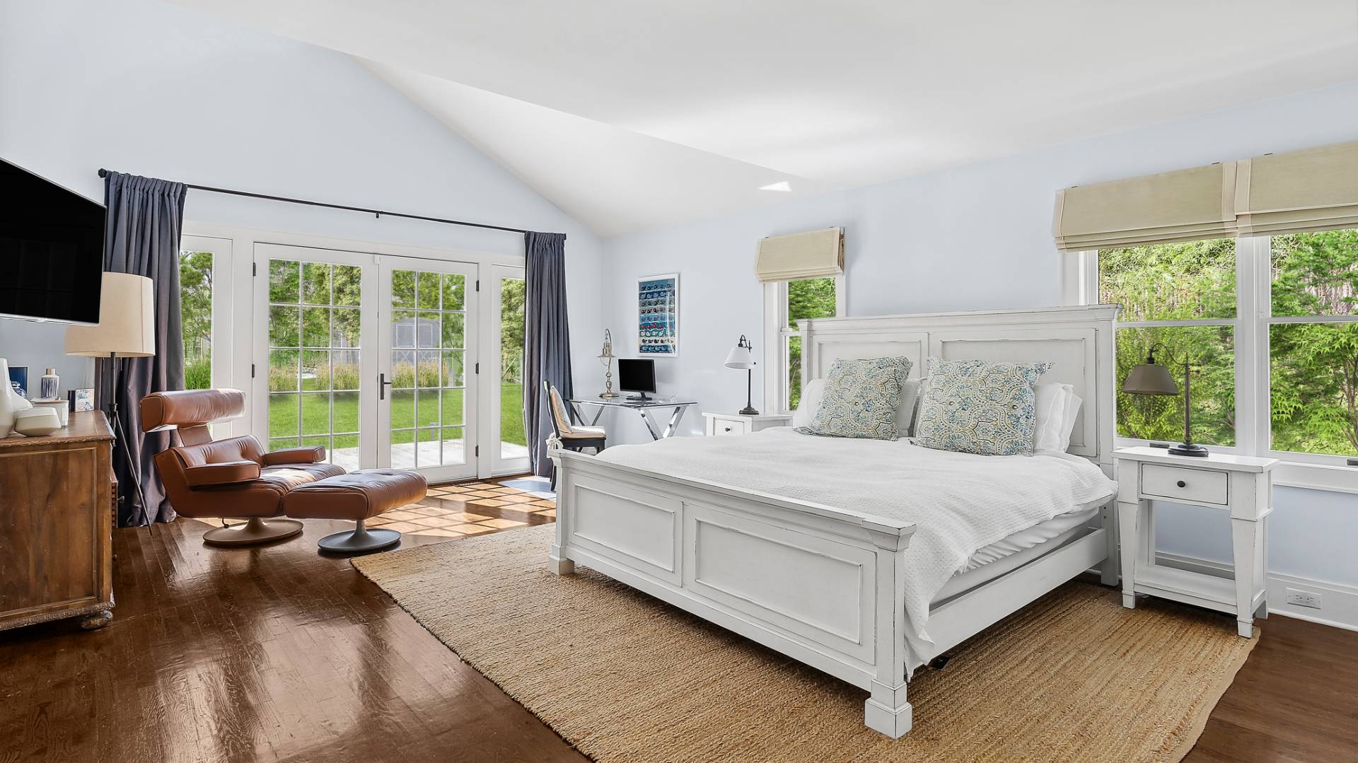 4 Arthur Avenue Bridgehampton, NY 11932 - Photo 6 of 13 a bed room with a bed and a couch