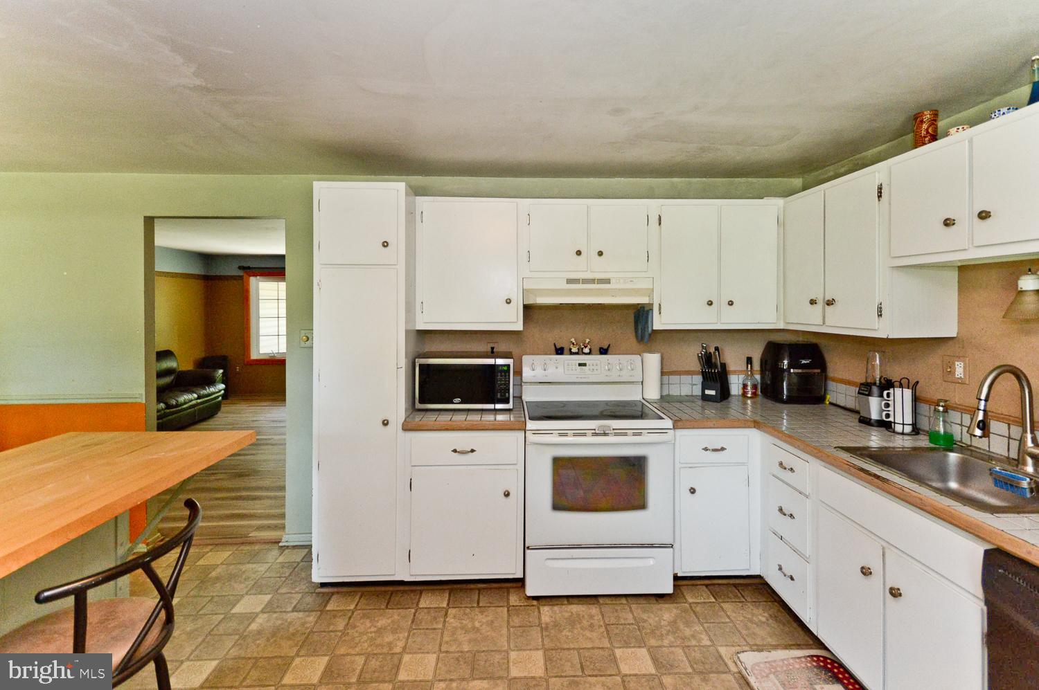 5007 Nicholas Road Waldorf, MD 20601 - Photo 21 of 35 Kitchen