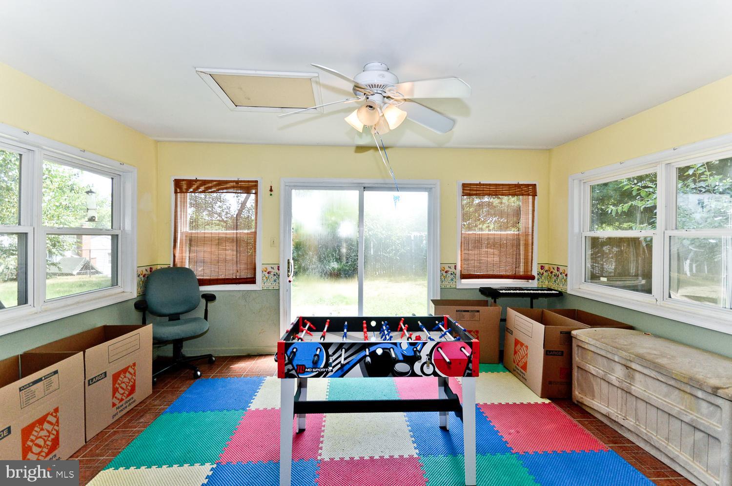 5007 Nicholas Road Waldorf, MD 20601 - Photo 29 of 35 Sunroom