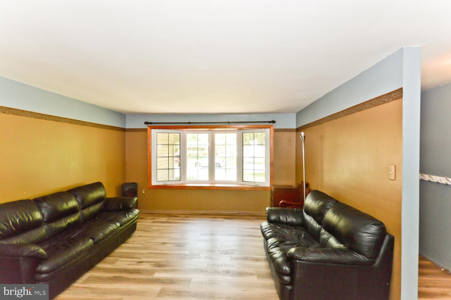 5007 Nicholas Road Waldorf, MD 20601 - Photo 7 of 35 Living Room