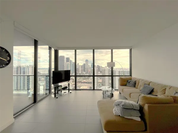 $4,400 | 1600 Northeast 1st Avenue, Unit 3606, Miami, FL 33132