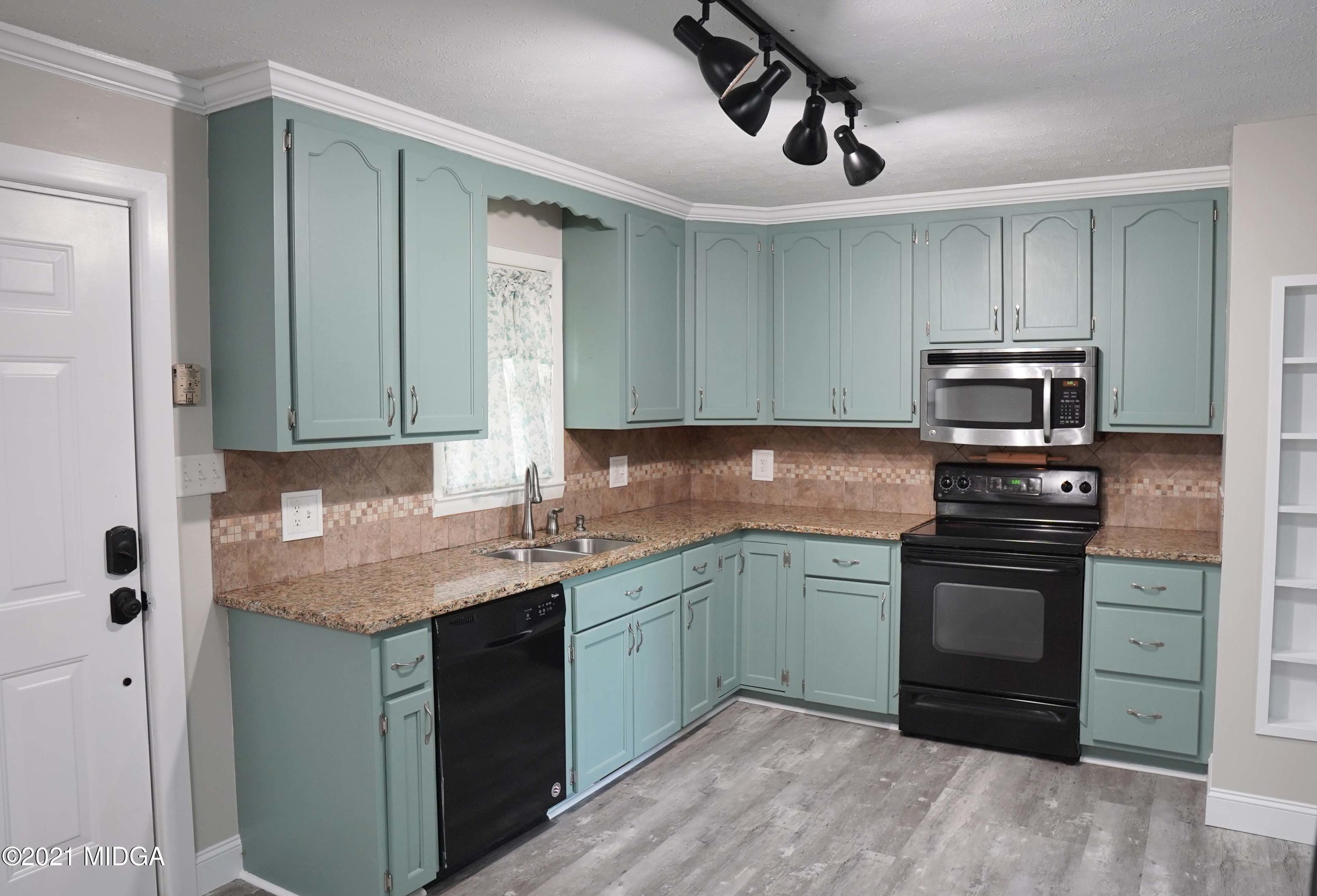 398 Thomson Road Warner Robins, GA 31093 - Photo 8 of 39 CM100658