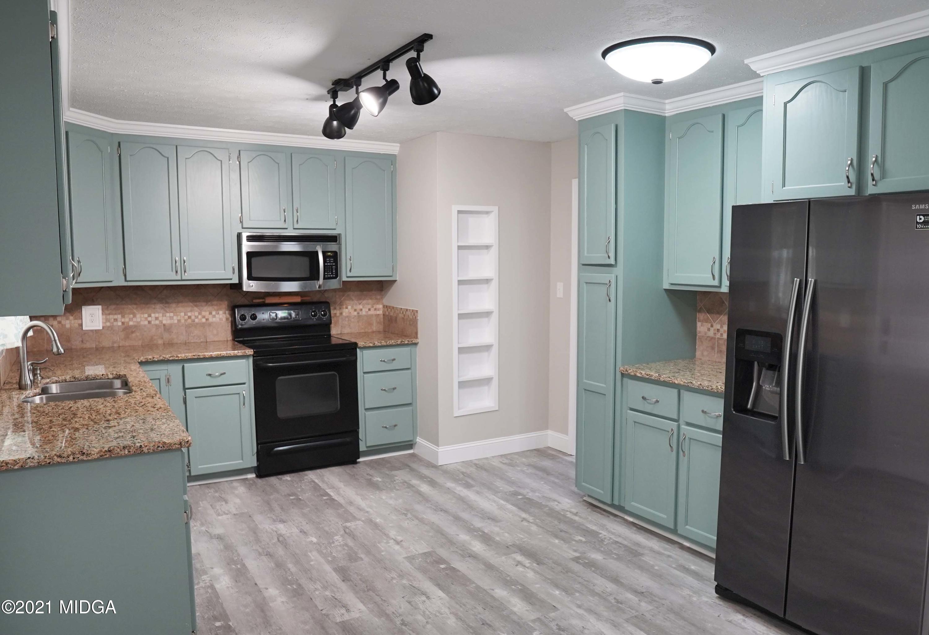 398 Thomson Road Warner Robins, GA 31093 - Photo 9 of 39 CM100660