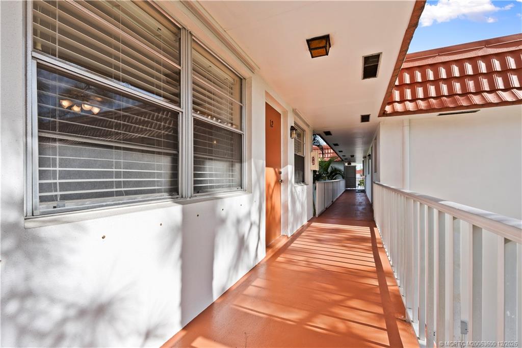 2600 Southeast Ocean Boulevard, Unit EE12 Stuart, FL 34996 - Photo 28 of 43 a view of a balcony