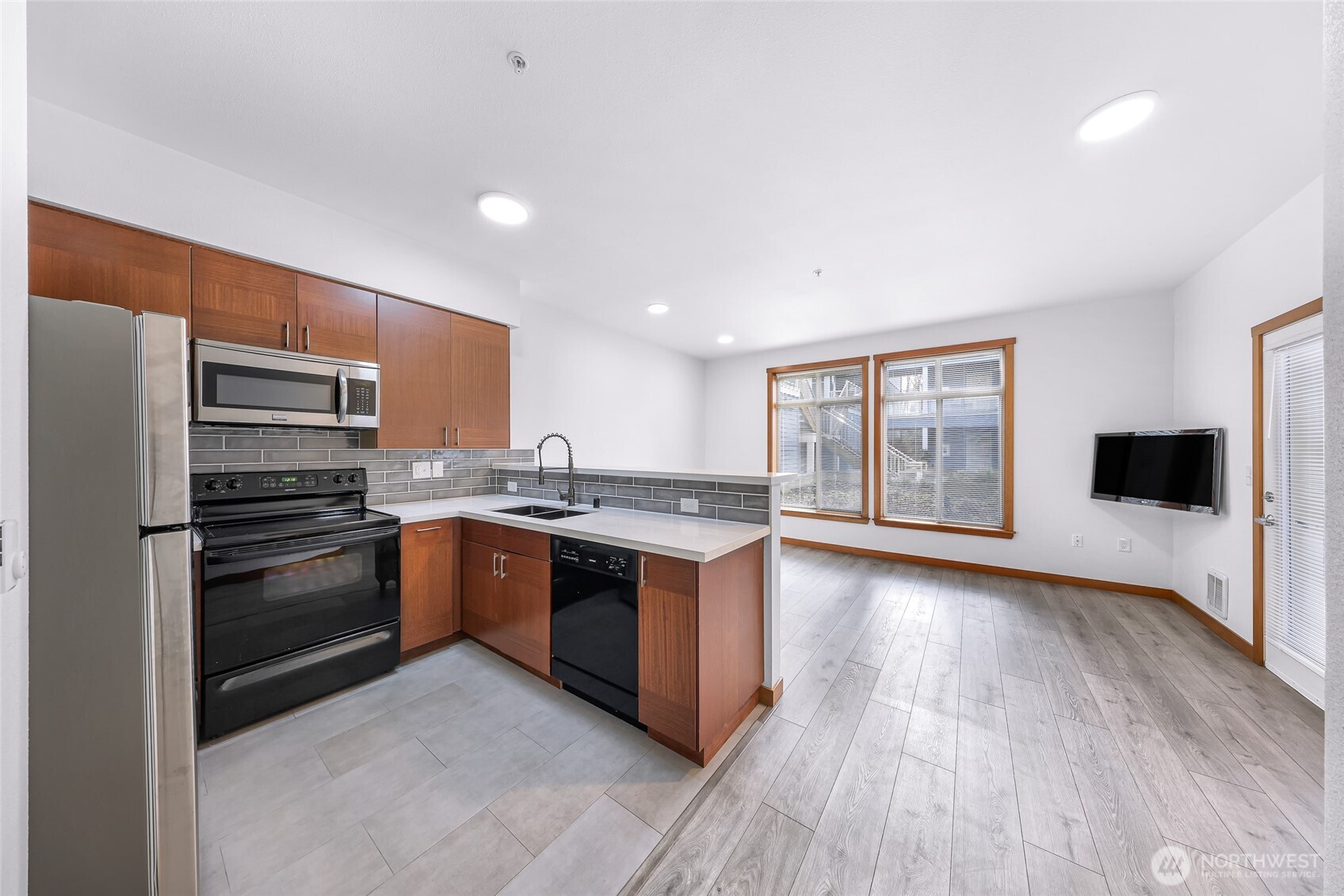 910 Gladstone Street, Unit 108 Bellingham, WA 98229 - Photo 11 of 24