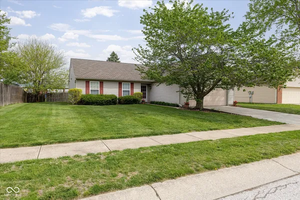 $265,000 | 1226 Meadowood Drive, Danville, IN 46122