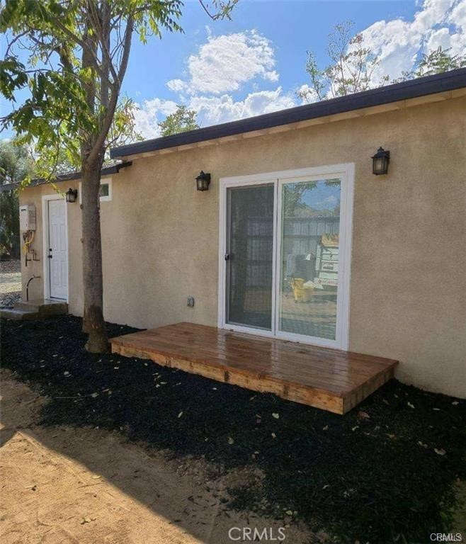 434 Highland Avenue Riverside, CA 92507 - Photo 6 of 15 a backyard of a house