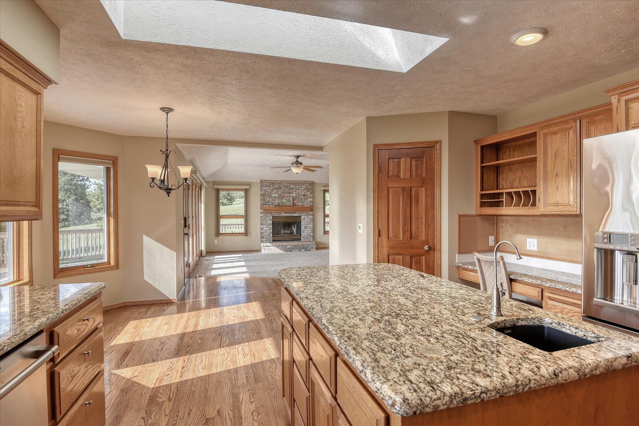 4025 South Thierman Road Spokane, WA 99223 - Photo 11 of 48