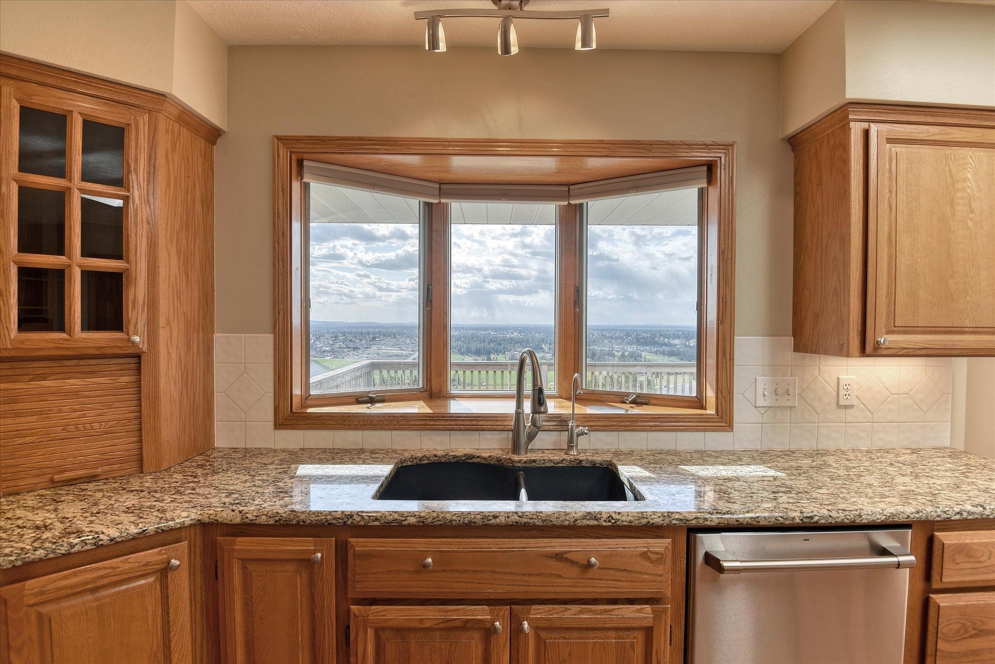 4025 South Thierman Road Spokane, WA 99223 - Photo 13 of 48