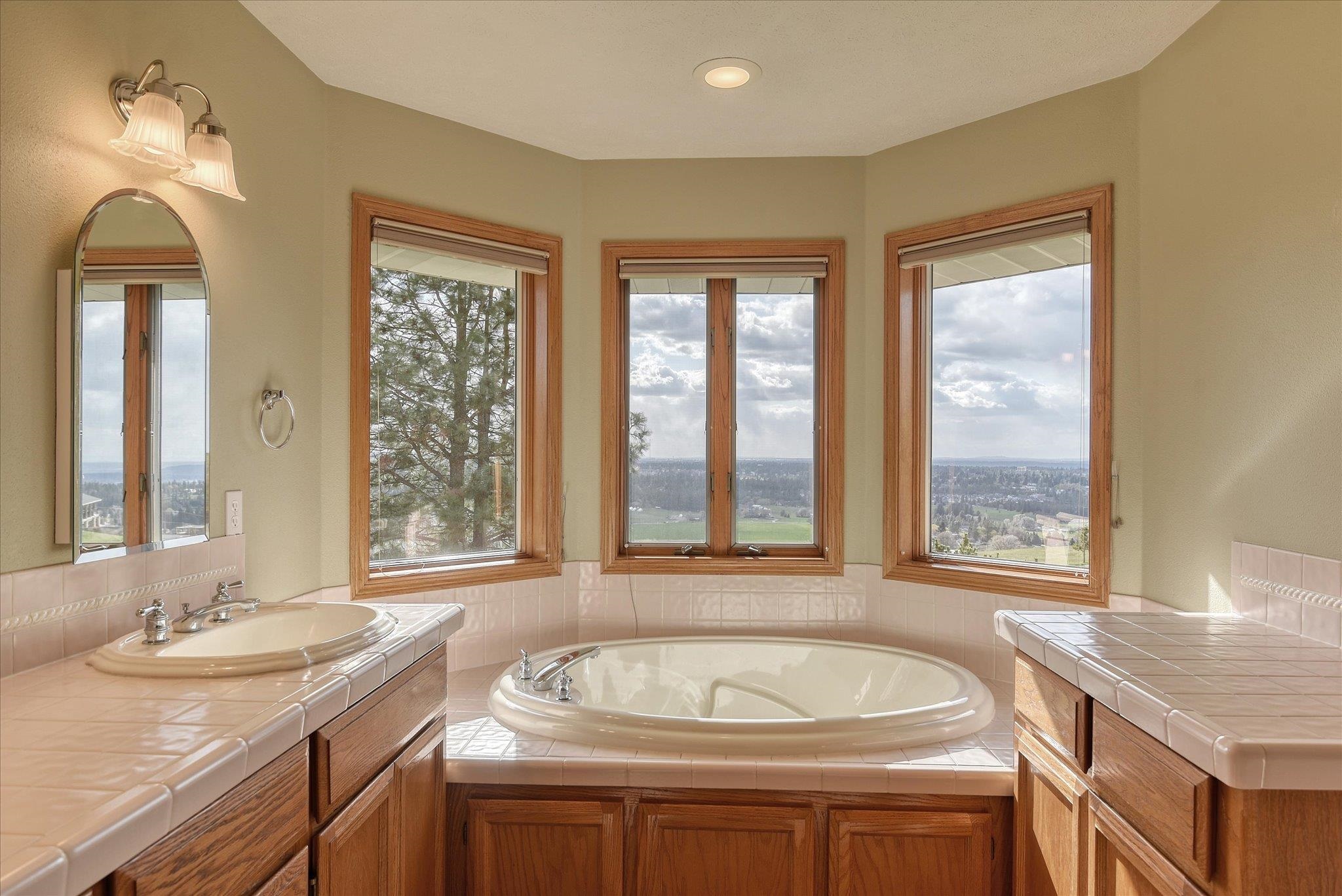 4025 South Thierman Road Spokane, WA 99223 - Photo 19 of 48