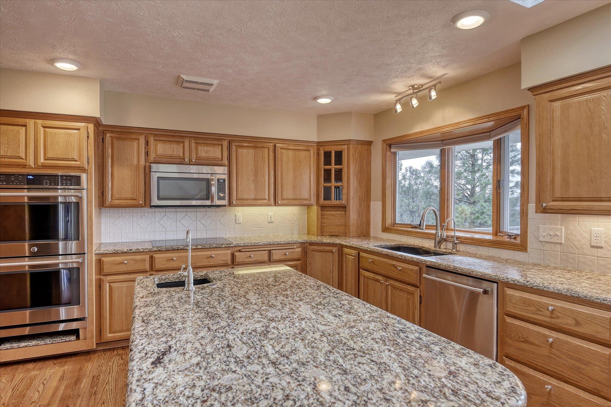 4025 South Thierman Road Spokane, WA 99223 - Photo 10 of 48