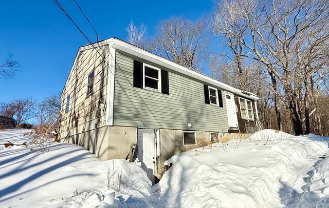 $249,000 | 333 Sheldon Road, Fitchburg, MA 01420
