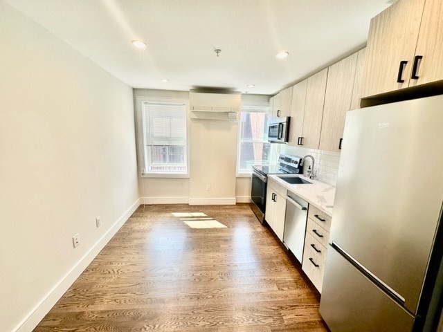 366 Hanover Street, Unit 7 Boston, MA 02113 - Photo 2 of 11