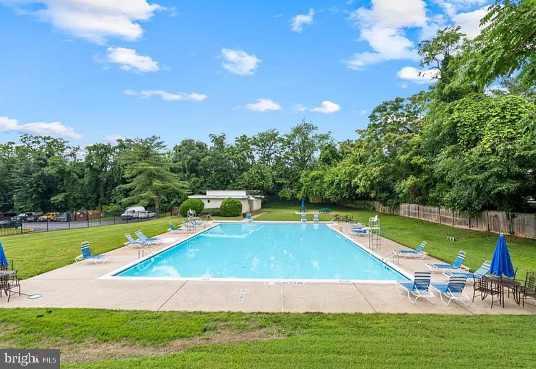 1005 Chillum Road, Unit 305 Hyattsville, MD 20782 - Photo 30 of 31 Community pool