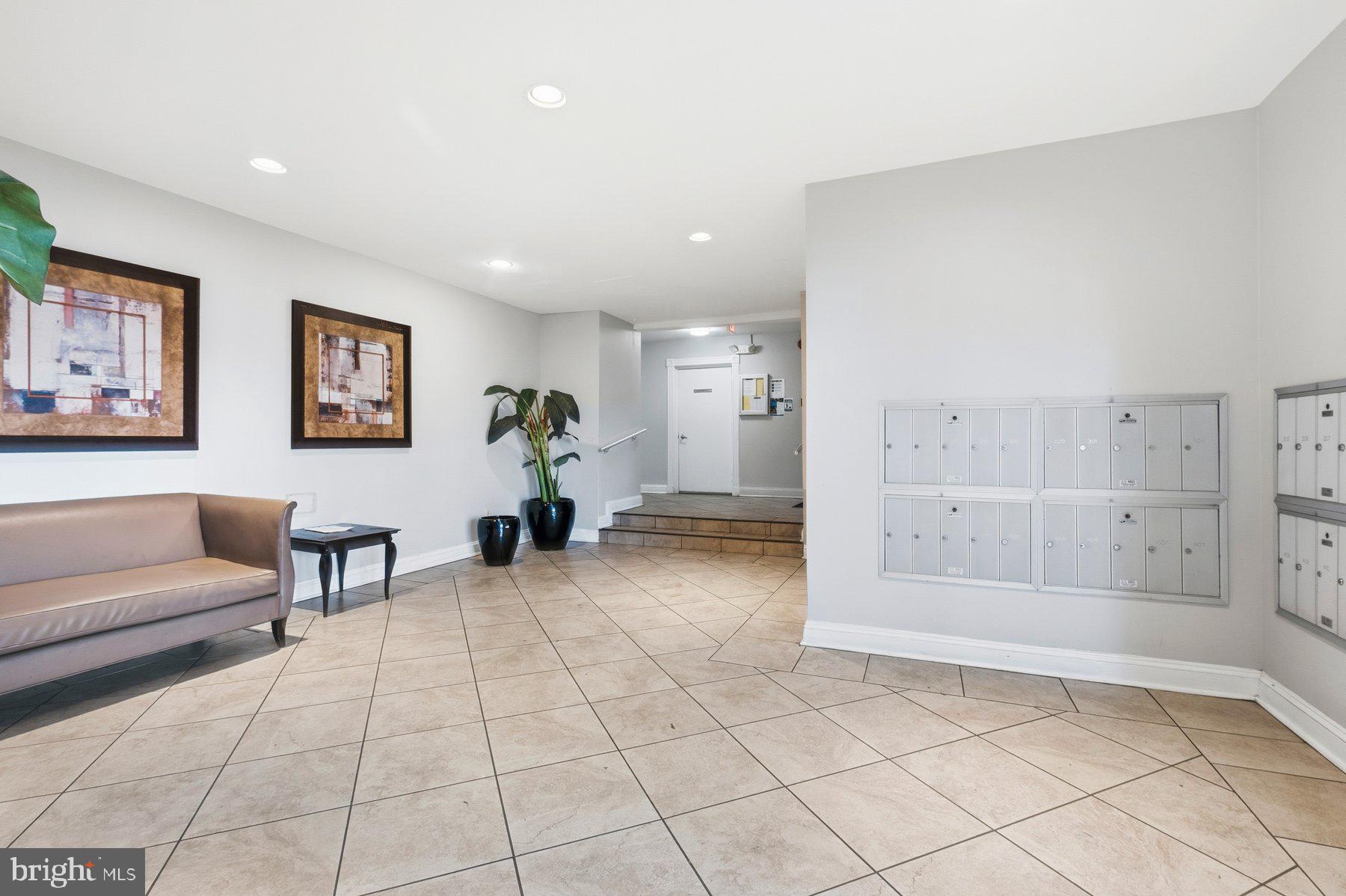 1005 Chillum Road, Unit 305 Hyattsville, MD 20782 - Photo 4 of 31 Inviting foyer on main level