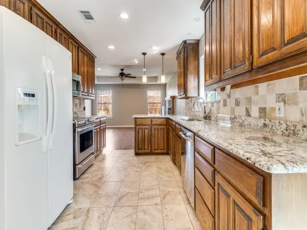 $374,999 | 8220 Saddlebrook Drive, Benbrook, TX 76116