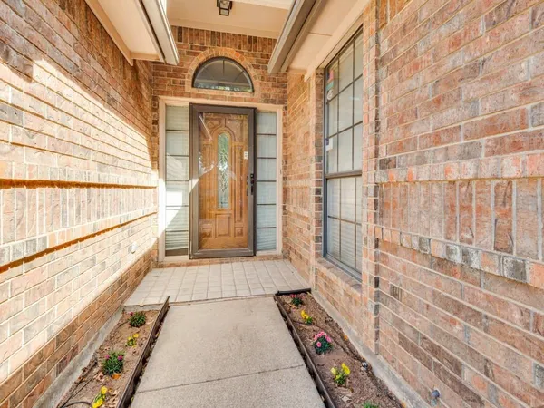 $374,999 | 8220 Saddlebrook Drive, Benbrook, TX 76116