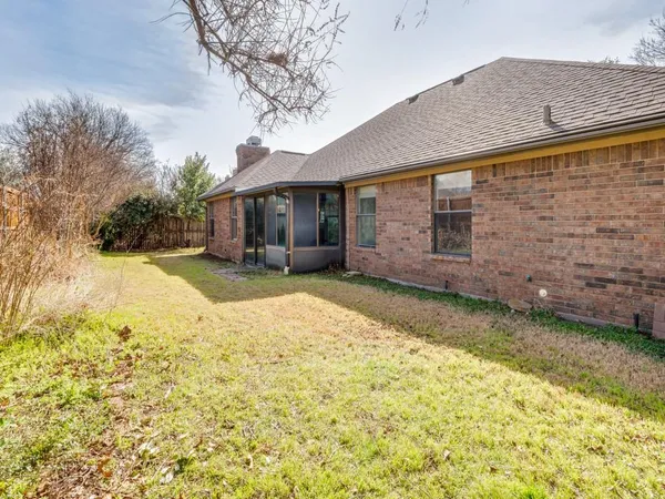 $374,999 | 8220 Saddlebrook Drive, Benbrook, TX 76116
