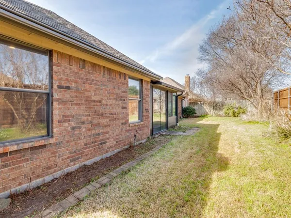 $374,999 | 8220 Saddlebrook Drive, Benbrook, TX 76116