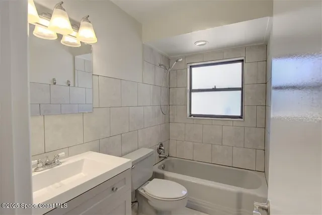 $2,900 | 331 Carmine Drive, Cocoa Beach, FL 32931