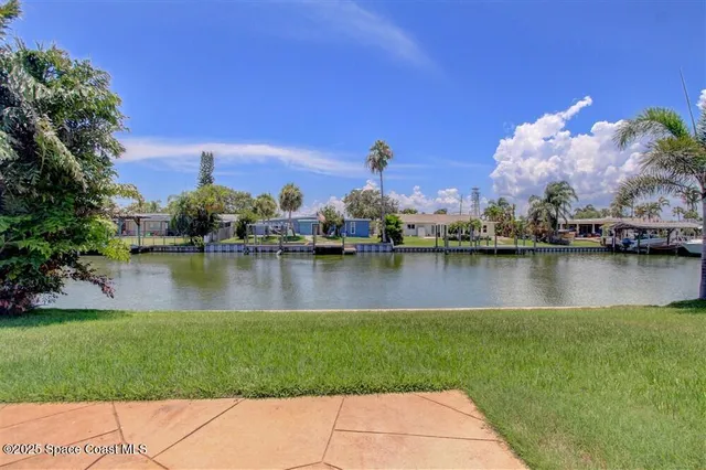 $2,900 | 331 Carmine Drive, Cocoa Beach, FL 32931