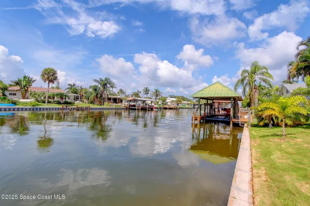 $2,900 | 331 Carmine Drive, Cocoa Beach, FL 32931