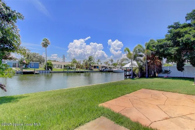$2,900 | 331 Carmine Drive, Cocoa Beach, FL 32931