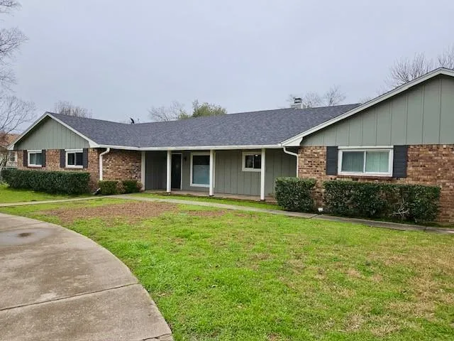 $315,000 | 1117 East Navasota Street, Groesbeck, TX 76642
