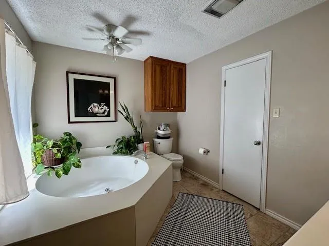 $315,000 | 1117 East Navasota Street, Groesbeck, TX 76642