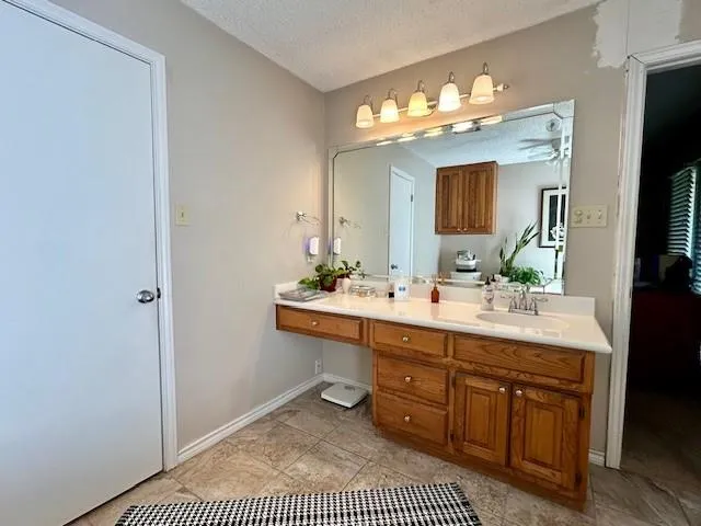 $315,000 | 1117 East Navasota Street, Groesbeck, TX 76642